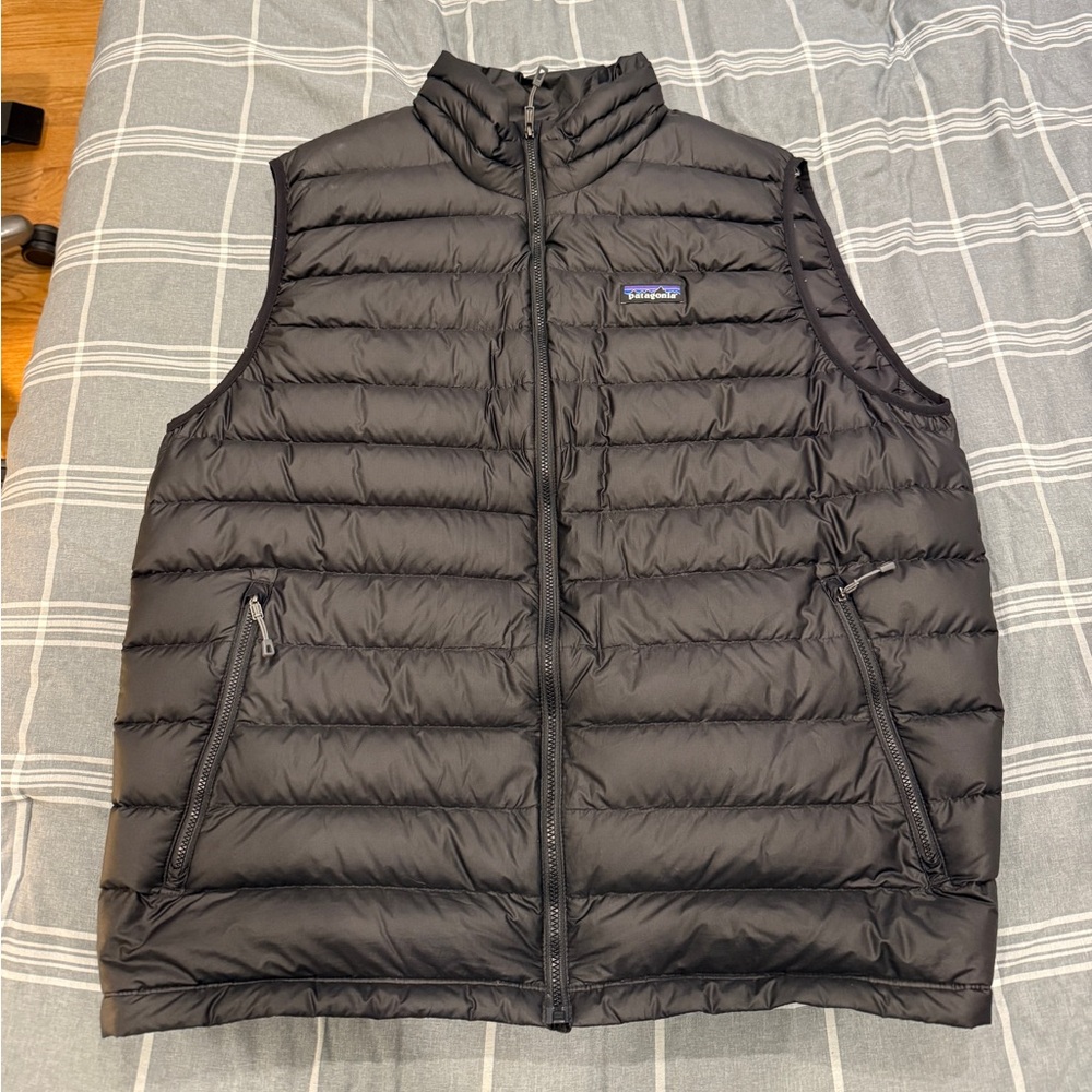 Patagonia Men's Black Quilted Vest XL